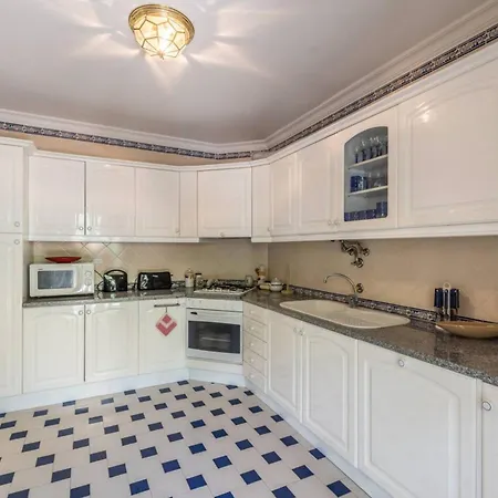 Private 3bedroom With Terrace - בית נופש