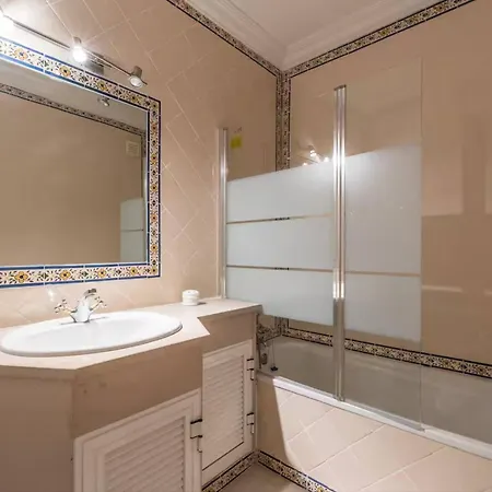 Private 3bedroom With Terrace - בית נופש פראגודו