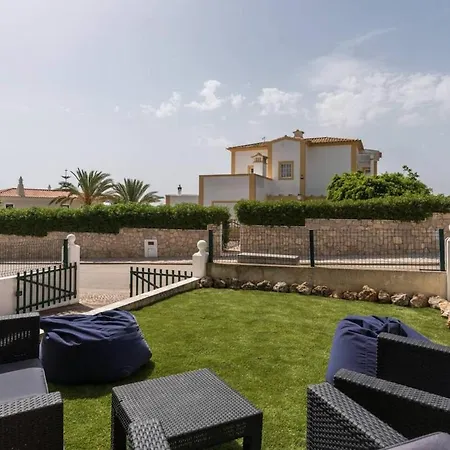 בית נופש Private 3bedroom With Terrace -